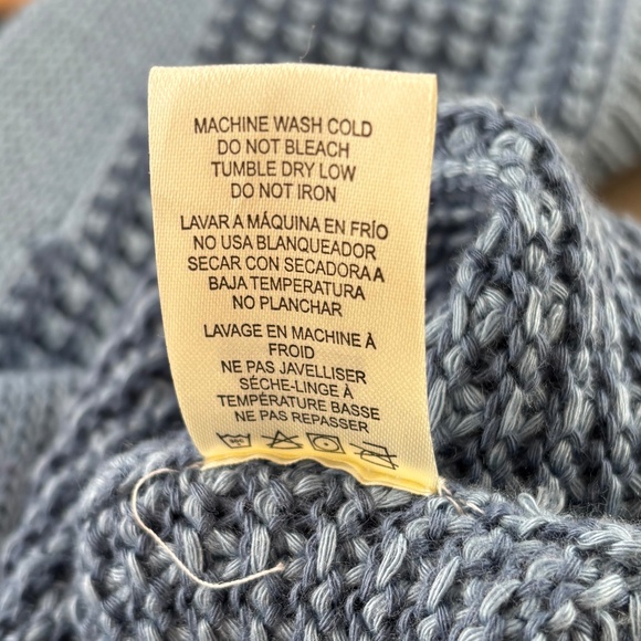 Simply Noelle Cozy Blue v-neck sweater vest size S - Picture 8 of 8